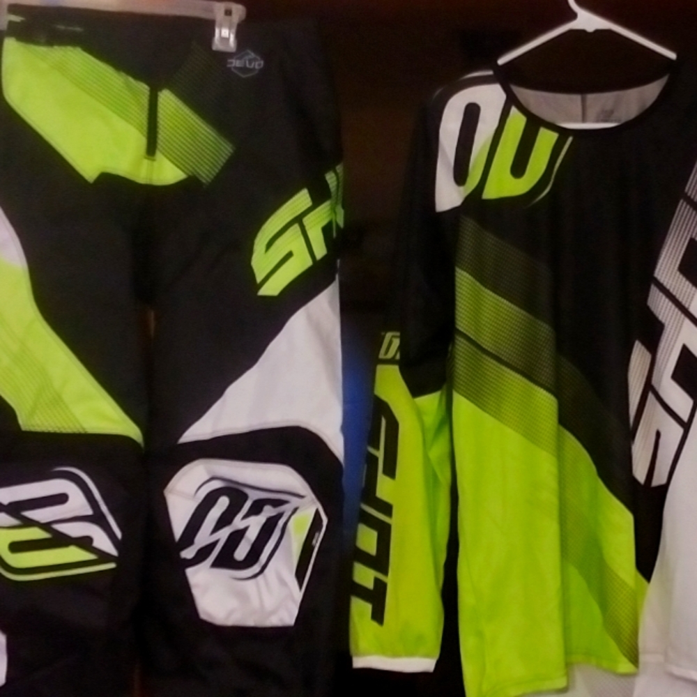 Shot 2K19 Devo Ultimate Motocross Gear